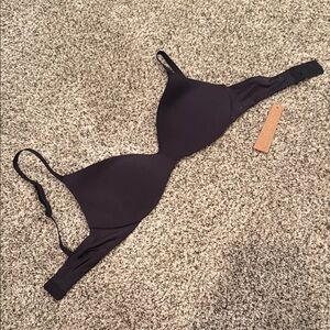 SKIMS Onyx Wireless Form Push Up Plunge Bra 32C